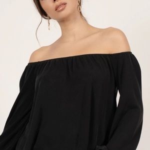 Flowy off the should black top